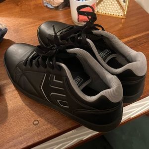 Eetnies skate shoes size 101/2